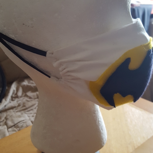 Child's Batman Face Mask. - Picture 4 of 6